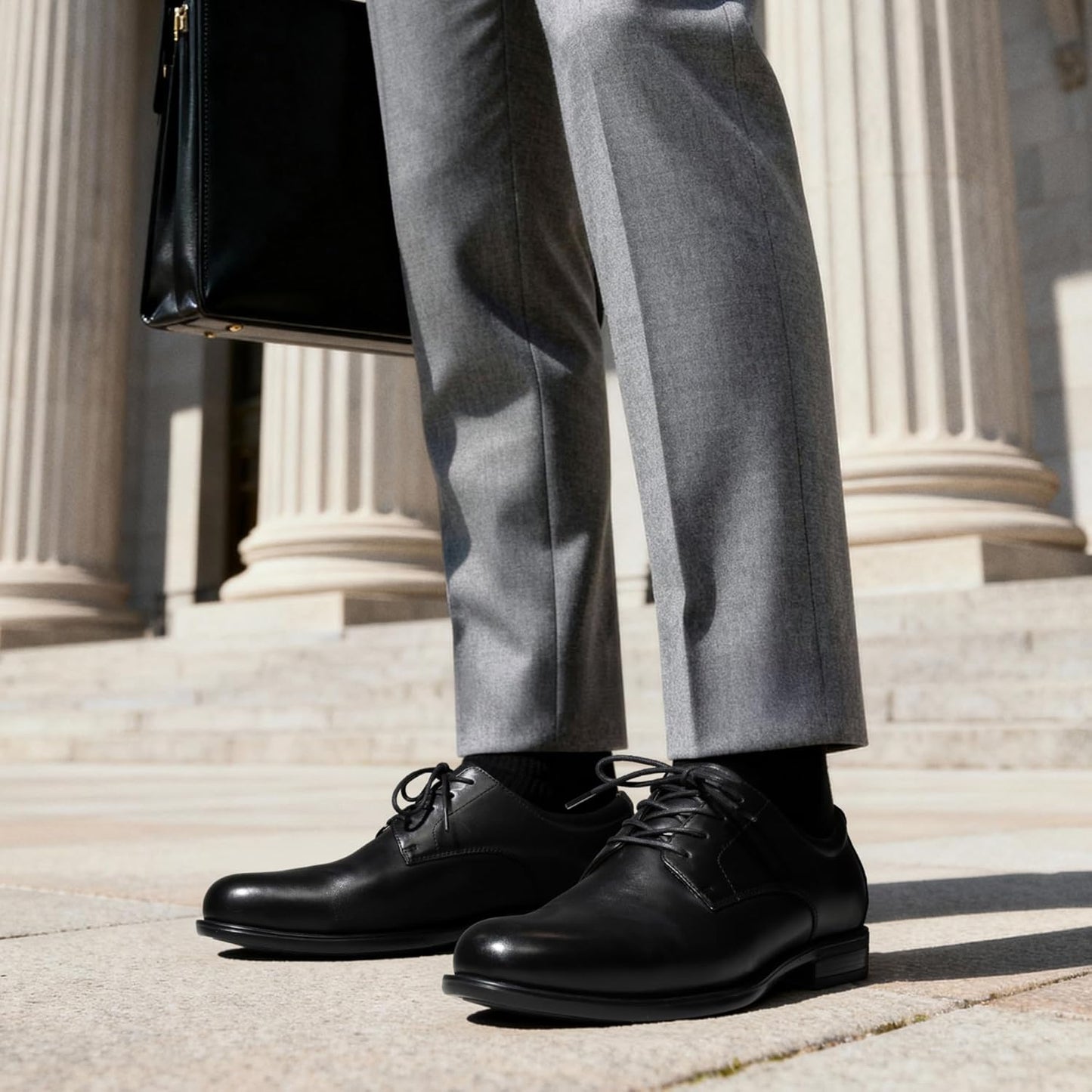 Men's classic leather business formal shoes, comfortable style, Oxford shoe shape, business formal model, laced design